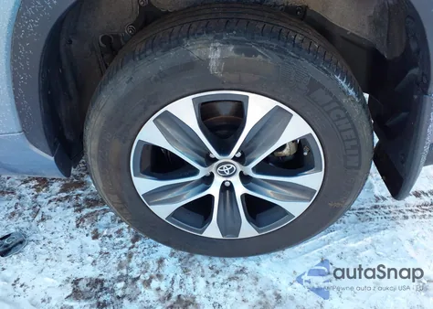 2023 Toyota Highlander Xle z USA, uszkodzony, nr VIN 5TDKDRBH9PS016824